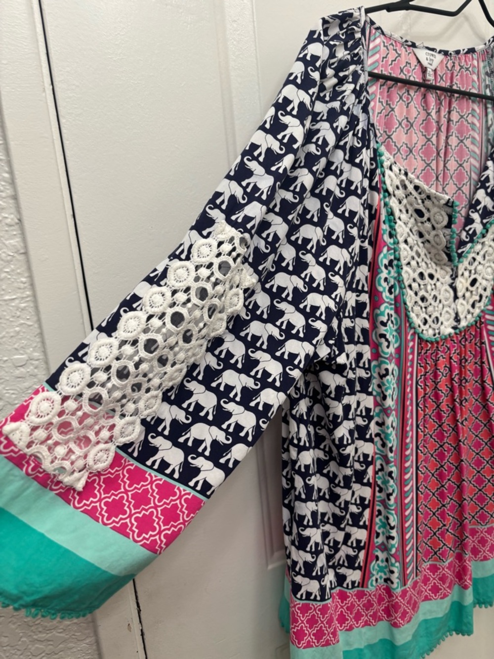crown & ivy Pink and Navy Geometric Print Tunic - Picture 4 of 9